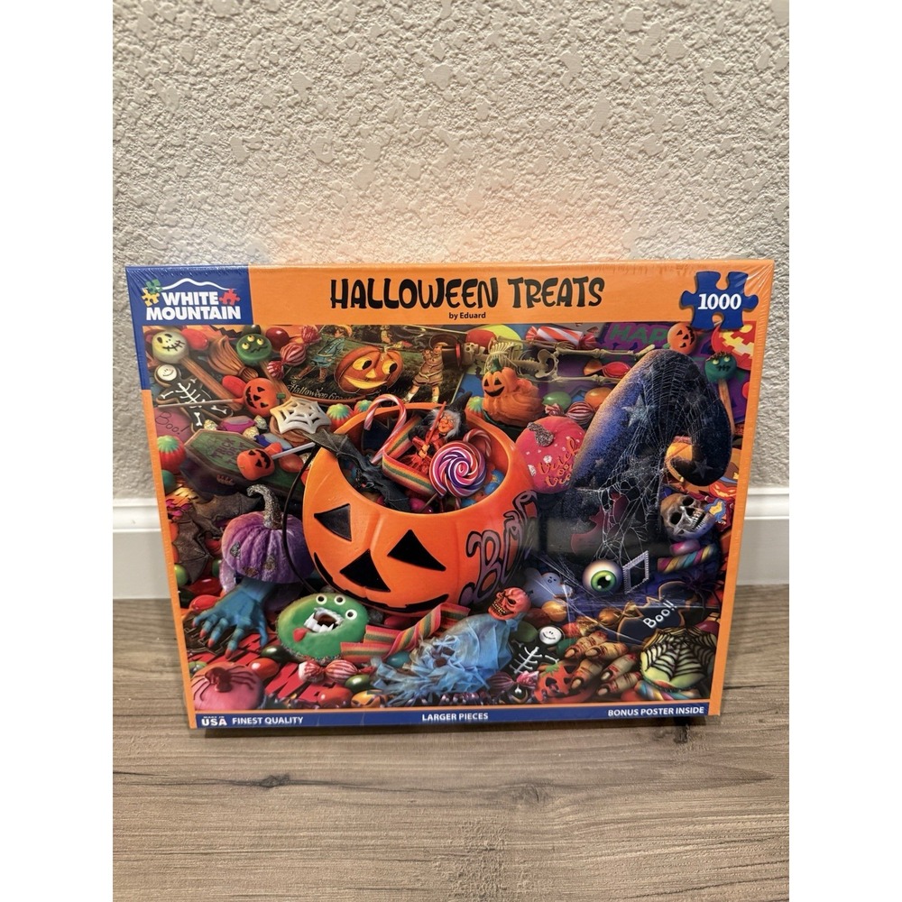 White Mountain Halloween Treats 1000 Piece Puzzle Candy Pumpkin NEW